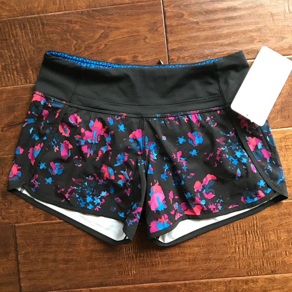 Lululemon run times short, 4, NWT, black floral